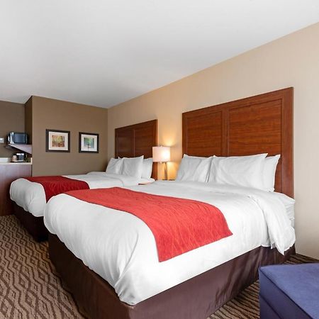 Comfort Inn & Suites Bowmanville Exterior photo
