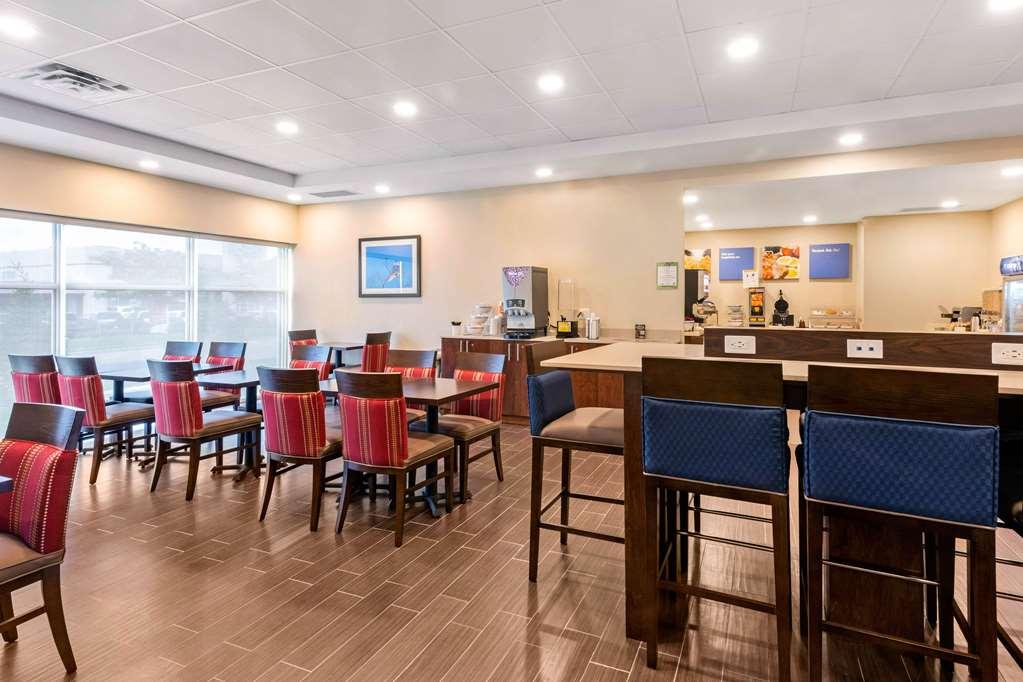 Comfort Inn & Suites Bowmanville Exterior photo